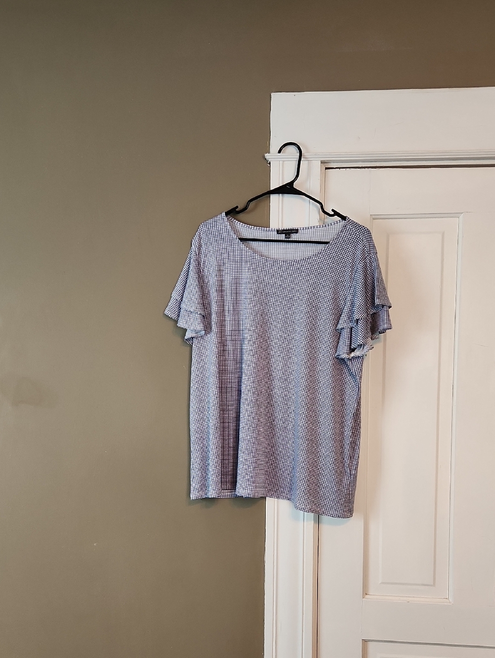 Like New Adrianna Papell Light Blue Patterned Ruffle Sleeve Blouse